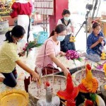 ปทุมธานี “คึกคักวันครู”ชาวบ้านส่องเลขธูปไอ้ไข่วัดบางเตยกลาง สามโคก หวังรับโชคในวันหวยออก !!!! ปทุมธานี “คึกคักวันครู”ชาวบ้านส่องเลขธูปไอ้ไข่วัดบางเตยกลาง สามโคก หวังรับโชคในวันหวยออก !!!!