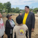 ปทุมธานี-นายกยุทธ เมืองคลองหลวงรุดช่วยชาวบางหวายเกือบ1000คนสุดกำลังหลังเดือดร้อนถนนพังฝนตกน้ำท่วมไร้ทางออก ปทุมธานี-นายกยุทธ เมืองคลองหลวงรุดช่วยชาวบางหวายเกือบ1000คนสุดกำลังหลังเดือดร้อนถนนพังฝนตกน้ำท่วมไร้ทางออก