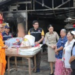 ปทุมธานี “นายอำเภอคลองหลวง” ร่วมภาคีฯ มอบเครื่องอุปโภค-บริโภค ช่วยเหลือบรรเทาความเดือดร้อนผู้ประสบอัคคีภัยพื้นที่ตำบลคลองสาม