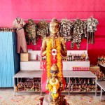 ปทุมธานี “พรุ่งนี้ขอให้รวย” ชาวบ้านส่องเลขธูป ไอ้ไข่วัดบางเตยกลาง สามโคก หวังรับโชคในวันหวยออก