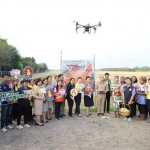 ปทุมธานี- ผู้ว่าฯ สมคิด ลงพื้นที่รับฟังปัญหาในอำเภอลาดหลุมแก้ว พร้อมเยี่ยมชมแหล่งท่องเที่ยว ผลิตภัณฑ์ OTOP ของดีมีชื่อ ต่อยอดสร้างคุณภาพชีวิตที่ดีของประชาชน ปทุมธานี- ผู้ว่าฯ สมคิด ลงพื้นที่รับฟังปัญหาในอำเภอลาดหลุมแก้ว พร้อมเยี่ยมชมแหล่งท่องเที่ยว ผลิตภัณฑ์ OTOP ของดีมีชื่อ ต่อยอดสร้างคุณภาพชีวิตที่ดีของประชาชน