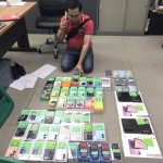 ปทุมธานี “สายตรวจเมืองปทุมธานี เก็บลังตกหล่นที่แยกสันติสุข ได้ติดต่อคืนเจ้าของเรียบร้อย ภายในกล่องเป็นโทรศัพท์มือถือ จำนวน 61 เครื่อง ” ปทุมธานี “สายตรวจเมืองปทุมธานี เก็บลังตกหล่นที่แยกสันติสุข ได้ติดต่อคืนเจ้าของเรียบร้อย ภายในกล่องเป็นโทรศัพท์มือถือ จำนวน 61 เครื่อง ”