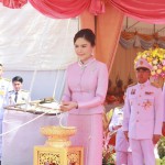 ปทุมธานี-พระบาทสมเด็จพระเจ้าอยู่หัว ทรงพระกรุณาโปรดเกล้าโปรดกระหม่อมให้ พลตรีหญิง ท่านผู้หญิงอรอนงค์ ปิยนาฏวชิรพัทธ์ เป็นผู้แทนพระองค์ ประกอบพิธีวางศิลาฤกษ์วิหารปฐมวนาราม และเททองหล่อยอดพระเกศพระพุทธปิยนาฏวชิรพัทธ์ ณ วัดปฐมวนาราม (วัดบางหลวงหัวป่า) อำเภอเมืองปทุมธานี