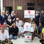 ปทุมธานี-นายกเหล่ากาชาดจังหวัดปทุมธานี เข้าเยี่ยมพบปะผู้สูงอายุ เกิน 100 ปี พร้อมช่วยเหลือผู้ประสบอัคคีภัยในพื้นที่อำเภอลำลูกกา