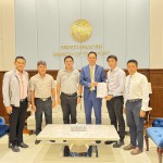 ปทุมธานี-กลุ่มเดอะทีมปทุมธานี ยื่นหนังสือร้องเรียนถึงรมว.คมนาคม เร่งแก้ปัญหาภูมิทัศน์เกาะกลางถนน ไฟฟ้าส่องสว่างดับเรื้อรังมานาน ปทุมธานี-กลุ่มเดอะทีมปทุมธานี ยื่นหนังสือร้องเรียนถึงรมว.คมนาคม เร่งแก้ปัญหาภูมิทัศน์เกาะกลางถนน ไฟฟ้าส่องสว่างดับเรื้อรังมานาน