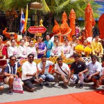 สวนนงนุชพัทยา จัดขบวนแห่เทียนพรรษา พร้อมนำเทียนถวาย 9 วัด สืบสานประเพณีเข้าพรรษา เพื่อให้สอดคล้องที่นานาชาติยกให้ไทยเป็นศูนย์กลางพระพุทธศาสนาโลก