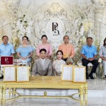 ปทุมธานี “พ่อเมืองปทุมธานี”เป็นประธาน งานพิธีมงคลสมรสบุตรชาย ผู้ทรงคุณวุฒิจังหวัดปทุมธานี แขกผู้มีเกียรติร่วมงานกันเพียบ ณ เซนต์โทเปล ตำบลบางพลับ อำเภอปากเกร็ด จังหวัดนนทบุรี ปทุมธานี “พ่อเมืองปทุมธานี”เป็นประธาน งานพิธีมงคลสมรสบุตรชาย ผู้ทรงคุณวุฒิจังหวัดปทุมธานี แขกผู้มีเกียรติร่วมงานกันเพียบ ณ เซนต์โทเปล ตำบลบางพลับ อำเภอปากเกร็ด จังหวัดนนทบุรี