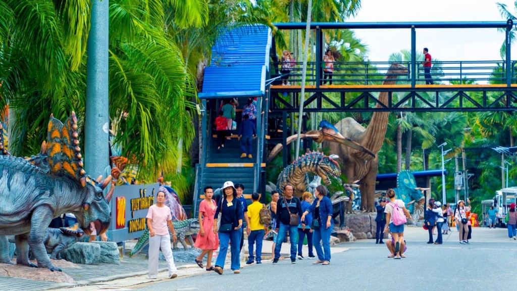 5700E6C9-60B1-45D7-8BE6-3C2BE52451AF