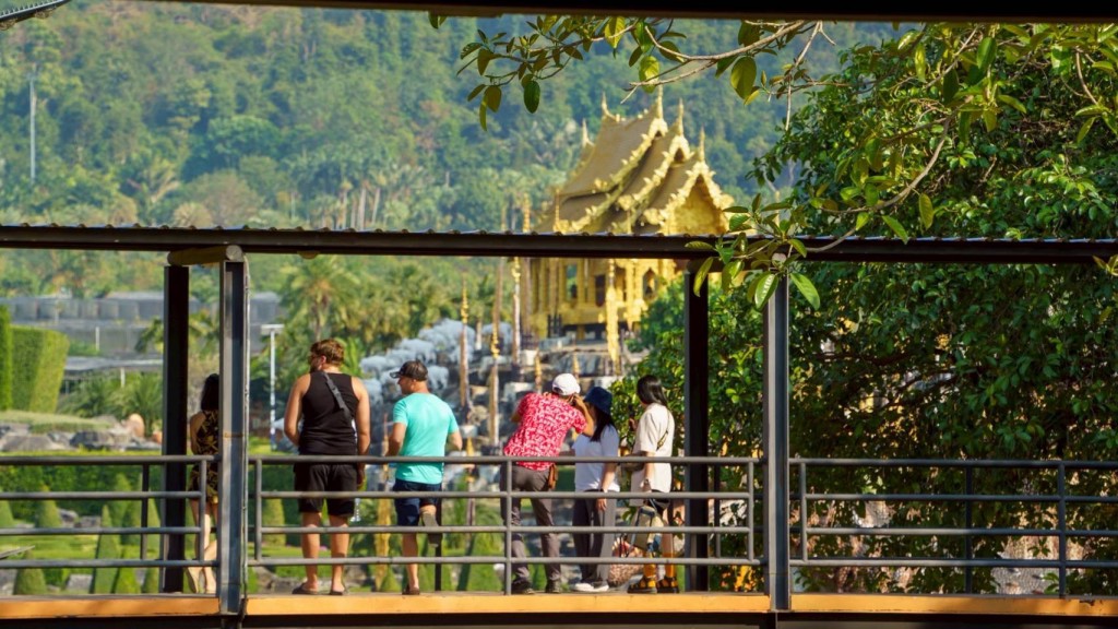 9AA3F617-AF22-4298-B4E9-9DA4281C4BDD