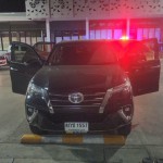 ปทุมธานี!!! รปภ.ปั้มน้ำมันผิดสังเกต เห็นรถจอดตั้งแต่เย็นไม่ขยับ เข้าตรวจพบคนขับเสียชีวิตในรถ