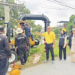 ปทุมธานี”นายกอำนวย“ลงพื้นที่ตรวจระดับน้ำประตูระบายน้ำเพื่อป้องกันน้ำเอ่อท่วมบ้านเรือน ปทุมธานี”นายกอำนวย“ลงพื้นที่ตรวจระดับน้ำประตูระบายน้ำเพื่อป้องกันน้ำเอ่อท่วมบ้านเรือน