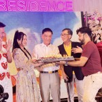 นนทบุรี “คึกคัก”เพื่อนพ้องน้องพี่ ร่วมอวยพรงานครบรอบคล้ายวันเกิด 72 ปี โกอ่าง พร้อมมอบเงิน 1 ล้าน ซื้ออุปกรณ์เครื่องมือแพทย์ให้โรงพยาบาลบางบัวทอง !!! ณ ห้องจัดเลี้ยง พี พี ฮอลล์ ชั้น 6 พี พี เรสซิเดนซ์ บางบัวทอง จังหวัดนนทบุรี นนทบุรี “คึกคัก”เพื่อนพ้องน้องพี่ ร่วมอวยพรงานครบรอบคล้ายวันเกิด 72 ปี โกอ่าง พร้อมมอบเงิน 1 ล้าน ซื้ออุปกรณ์เครื่องมือแพทย์ให้โรงพยาบาลบางบัวทอง !!! ณ ห้องจัดเลี้ยง พี พี ฮอลล์ ชั้น 6 พี พี เรสซิเดนซ์ บางบัวทอง จังหวัดนนทบุรี