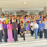 ปทุมธานี“ชาวปทุมธานี“ร่วมส่งผู้ว่าฯสมคิด และนายกเหล่ากาชาด ในโอกาสเกษียณอายุราชการ พร้อมมอบดอกกุหลาบแทนคำอำลาอย่างเนืองแน่น