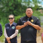 ปทุมธานี-จ่ายุทธ นายกคลองหลวงพร้อมสจ.ลูกโป่ง ลุยแก้ปัญหาถนนพังน้ำท่วมขัง ซ.บงกช16หลังชาวบ้านเดือดร้อนมากกว่า 40ปี