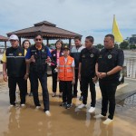 ปทุมธานี-บิ๊กแจ็ส วอนเรือทุกชนิดวิ่งผ่านปทุมกรุณาเบาเครื่อง บ้านริมแม่น้ำเดือดร้อนหนัก ขอเจ้าท่าดำเนินคดีเด็ดขาด เดินหน้ารับมือ น้ำเหนือและน้ำทะเลหนุน