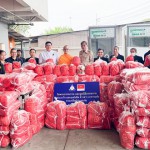 ปทุมธานี-อบจ.ปทุมธานี รับมอบ 300 ชุดถุงยังชีพจากวัดพระธรรมกาย เพื่อช่วยเหลือชาวบ้าน ปทุมธานี-อบจ.ปทุมธานี รับมอบ 300 ชุดถุงยังชีพจากวัดพระธรรมกาย เพื่อช่วยเหลือชาวบ้าน