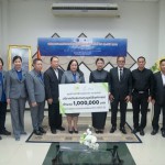 ปทุมธานี-ฟิวเจอร์พาร์คมอบเงิน 1 ล้านบาทจากงานวันประมงน้อมเกล้าฯ สมทบมูลนิธิจุฬาภรณ์