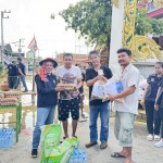 ปทุมธานี“ด้วยรักและห่วงใย”อบต.บางโพธิ์เหนือ นำถุงยังชีพ พร้อมข้าวสารหมอมะลิถุงใหญ่ น้ำดื่ม ไข่ไก่ มาให้ชาวบ้านที่อาศัยริมเจ้าพระยาได้รับเดือดร้อนน้ำท่วมบ้านเรือน !!!
