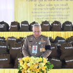 ปทุมธานี-องคมนตรี เชิญสิ่งของพระราชทานมอบแก่ผู้ประสบอุทกภัยในพื้นที่จังหวัดปทุมธานี