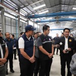 ปทุมธานี-รมต.กระทรวงอุตฯส่ง“ทีมเต็มเหนี่ยว” ลงพื้นที่ปทุมธานี ตรวจสอบโรงงานผลิตเสาเข็มคอนกรีต หลังได้รับข้อร้องเรียน ทำเสาเข็มคอนกรีตไม่ได้มาตรฐาน และปลอมเครื่องหมาย มอก. พร้อมอายัดของกลางกว่า 2,400 ท่อน เตรียมสั่งดำเนินคดีถึงที่สุด