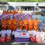 ปทุมธานี-เยาวชนสงขลานครินทร์รวมพลังกับวัดพระธรรมกาย ส่งถุงยังชีพบรรเทาวิกฤตน้ำท่วม 6 จังหวัด