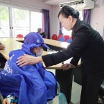 ปทุมธานี!!!พ่อเข็นรถวิลแชร์พาน.ส.เอ (นามสมมุติ) อายุ 35 ปี ในสภาพเป็นสโตรกอัมพาตครึ่งซีก ช่วยเหลือตัวเองไม่ได้ ร้องทุกข์ ปทุมธานี!!!พ่อเข็นรถวิลแชร์พาน.ส.เอ (นามสมมุติ) อายุ 35 ปี ในสภาพเป็นสโตรกอัมพาตครึ่งซีก ช่วยเหลือตัวเองไม่ได้ ร้องทุกข์