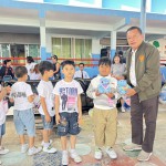 นนทบุรี ”ดร.ประธานชาติ“ สานฝันวันเด็กแห่งชาติ นำตุ๊กตา 450 ตัวมามอบให้เติมรอยยิ้มให้กับเด็กๆ