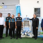 ปทุมธานี-ผู้ว่าฯเอกวิทย์ เปิดโครงการน้ำดื่มสะอาด Mini Station ตู้กดน้ำดื่มสะอาดฟรี บริการประชาชน ณ การประปาส่วนภูมิภาค สาขาปทุมธานี ลดภาระค่าครองชีพประชาชน ได้เข้าถึงน้ำดื่มที่สะอาดและปลอดภัย ปทุมธานี-ผู้ว่าฯเอกวิทย์ เปิดโครงการน้ำดื่มสะอาด Mini Station ตู้กดน้ำดื่มสะอาดฟรี บริการประชาชน ณ การประปาส่วนภูมิภาค สาขาปทุมธานี ลดภาระค่าครองชีพประชาชน ได้เข้าถึงน้ำดื่มที่สะอาดและปลอดภัย