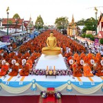 มหาศรัทธาเมืองคอน ตักบาตรพระ 11,250 รูป ฉลอง 1,250 ปี พระบรมธาตุเจดีย์ มหาศรัทธาเมืองคอน ตักบาตรพระ 11,250 รูป ฉลอง 1,250 ปี พระบรมธาตุเจดีย์