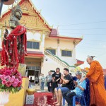 ปทุมธานี-พระครูขันติธรรมรัต เจ้าอาวาส วัดตระพัง อาบน้ำมนต์ธรณีสารใหญ่ ราชาฤกษ์ วันครอบครัว เนื่องในวันสงกรานต์ เพื่อเป็นสิริมงคล !!!