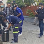 ปทุมธานี!!!วงแตกทั้งหมู่บ้านตร.รุดตรวจสอบกระเป๋าปริศนาส่งกลิ่นเหม็นคละคลุ้ง เปิดดูพบซากลูกสุนัขเน่าอืด