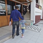 ปทุมธานี เด็กวัย 14 ปี จิตต่ำทรามเพิ่งพ้นสถานพินิจลวงเด็ก 8 ขวบขยี้กามในป่าหลังหมู่บ้าน