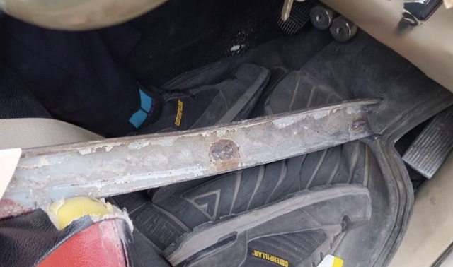 ปทุมธานี !! หนุ่มชะตาขาดขับกระบะชนแท้งแบร์ริเออร์ถูกเหล็กแทงเสียชีวิต !!!