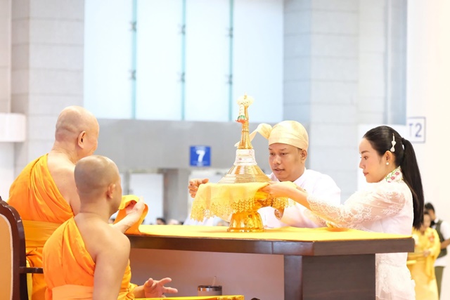 มงคลครั้งสำคัญ สมเด็จสังฆมหานายกเมียนมาถวายพระบรมสารีริกธาตุเจดีย์โบตาทาวน์ แก่วัดพระธรรมกาย