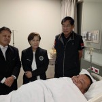 ปทุมธานี!!!แม่ปลื้มลูกรอดตายบิ๊กแจ๊ส รุดช่วยหนุ่มถูกเศษลูกหนูตกใส่หัวอุ้มขึ้นรถตัวเองส่งโรงพยาบาลสั่งสแกนสมองด่วน รับผิดชอบค่ารักษาทั้งหมด
