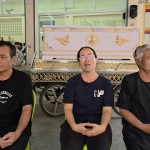 ปทุมธานี!!!ส่งมา 5 ปีแต่สูญเปล่า ร้องไห้โฮหน้าสมาคมฯ หอบแม่ป่วยมะเร็งนั่งตากแดดขอเงินทำศพพี่ชาย ถูกไล่ให้ไปยืมคนอื่น