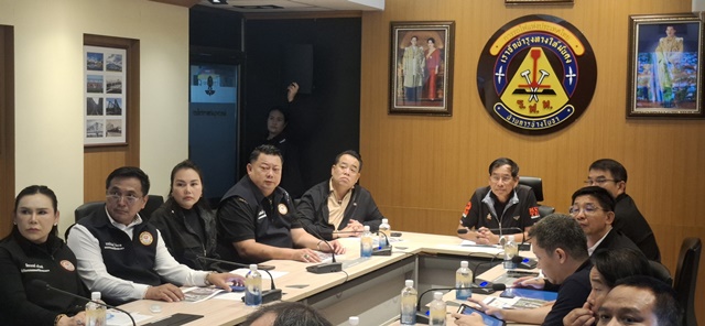 ปทุมธานี ! รฟท.รับปากแก้ด่วน บิ๊กแจ๊สนายกยุทธ นำทีมเจรจาจบสวย คืนสภาพทางน้ำ ชดใช้บ้านพัง สยบวิกฤตรถไฟความเร็วสูงคลองหลวง