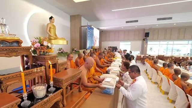 ปทุมธานี วัดพระธรรมกายถวายสังฆทาน 323 วัด ต่อพลังใจชายแดนใต้ปีที่ 22