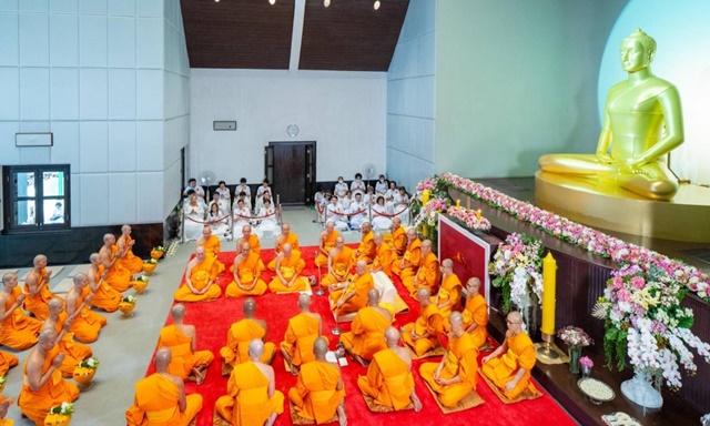 ปทุมธานี วัดพระธรรมกายเชิญพุทธศาสนิกชนร่วมวิสาขบูชาโลก สวดธรรมจักรครบ 8,415 ล้านจบ