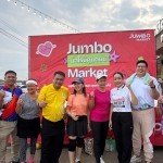 ปทุมธานี-ชาวคลองหลวงร่วมกิจกรรมส่งเสริมสุขภาพ “เต้นแอโรบิก” สนุกสุดเหวี่ยงกันถ้วนหน้า ด้านเจ้าของตลาดแจกคูปองเพิ่ม 20 บาท ใช้คู่กับโครงการไทยช่วยไทย 60/40