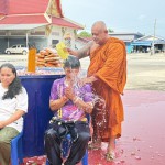 ปทุมธานี“คึกคัก”ศิษยานุศิษย์ อาบน้ำมนต์ธรณีสารใหญ่ พระครูขันติธรรมรัต เจ้าอาวาสวัดตระพัง เพื่อเป็นสิริมงคล อย่างต่อเนื่อง !!!