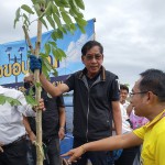 ปทุมธานี นายกแจ๊สนำชาวบ้านปลูกต้นชัยพฤกษ์ เฉลิมพระเกียรติ ชูเป็นแลนด์มาร์คใหม่คลองหลวง