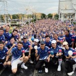 ปทุมธานี นักเต้นเพื่อสุขภาพกว่า 4,000 คนร่วมเต้นแอโรบิกออกกำลังกายเพื่อสุขภาพกำลังสนุกฝนถล่มนักเต้นวิ่งหนีเหมือนผึ้งแตกรัง
