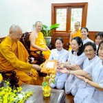 ปทุมธานี สานพุทธสัมพันธ์ไทย–เวียดนาม ถวายเทียนพรรษา 9 วัดเถรวาทในนครโฮจิมินห์
