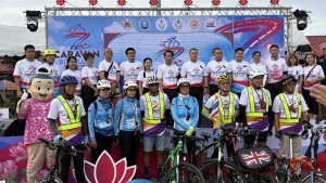 ผู้ว่าฯ ปทุมธานี นำทัพกว่า 500 ชีวิต เปิด “คาราวาน ไบรท์แลนด์ลี่” เส้นทางนำร่อง เมือง-สามโคก-ลาดหลุมแก้ว กระตุ้นท่องเที่ยวท้องถิ่น