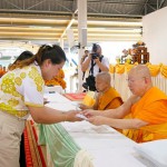 ชาวพุทธปัตตานีร่วมถวายสังฆทาน 323 วัด มอบกองทุนช่วยครูใต้ รวม 136 ทุน ส่งกำลังใจผู้ปฏิบัติหน้าที่ในพื้นที่เสี่ยงภัย