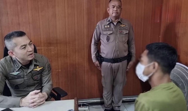 ปทุมธานี ! คืบหน้าผู้ต้องหาวิ่งราวทอง 5 บาทในห้างสารภาพตกงานเลือกร้านทองใกล้บันไดเลื่อนเป็นทางหนี