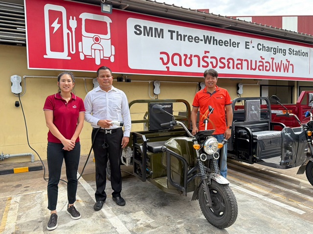 ปทุมธานี ตลาดสี่มุมเมือง หนุนพ่อค้าแม่ค้าใช้สามล้อไฟฟ้า ลดต้นทุนพลังงานกว่า 6 เท่า ปักหมุดตลาดค้าส่งสีเขียว