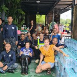 ศูนย์บรรเทาสาธารณภัยกองทัพอากาศ ร่วมมือกับ สำนักงานเขตลาดกระบัง ลงพื้นที่ช่วยเหลือประชาชนที่ได้รับผลกระทบจากน้ำท่วมขังติดต่อกันหลายวัน ศูนย์บรรเทาสาธารณภัยกองทัพอากาศ ร่วมมือกับ สำนักงานเขตลาดกระบัง ลงพื้นที่ช่วยเหลือประชาชนที่ได้รับผลกระทบจากน้ำท่วมขังติดต่อกันหลายวัน