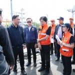 “ทรงศักดิ์” ลงพื้นที่ติดตามสถานการณ์น้ำ พื้นที่จังหวัดปทุมธานี ย้ำความมั่นใจกำลังการระบายน้ำของโครงการสถานีสูบน้ำปากคลองรังสิต